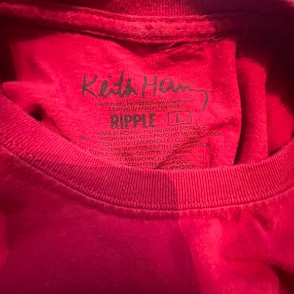 Keith Haring Christmas Santa Design T-Shirt by Ripple: Adult Unisex Large - Picture 5 of 5